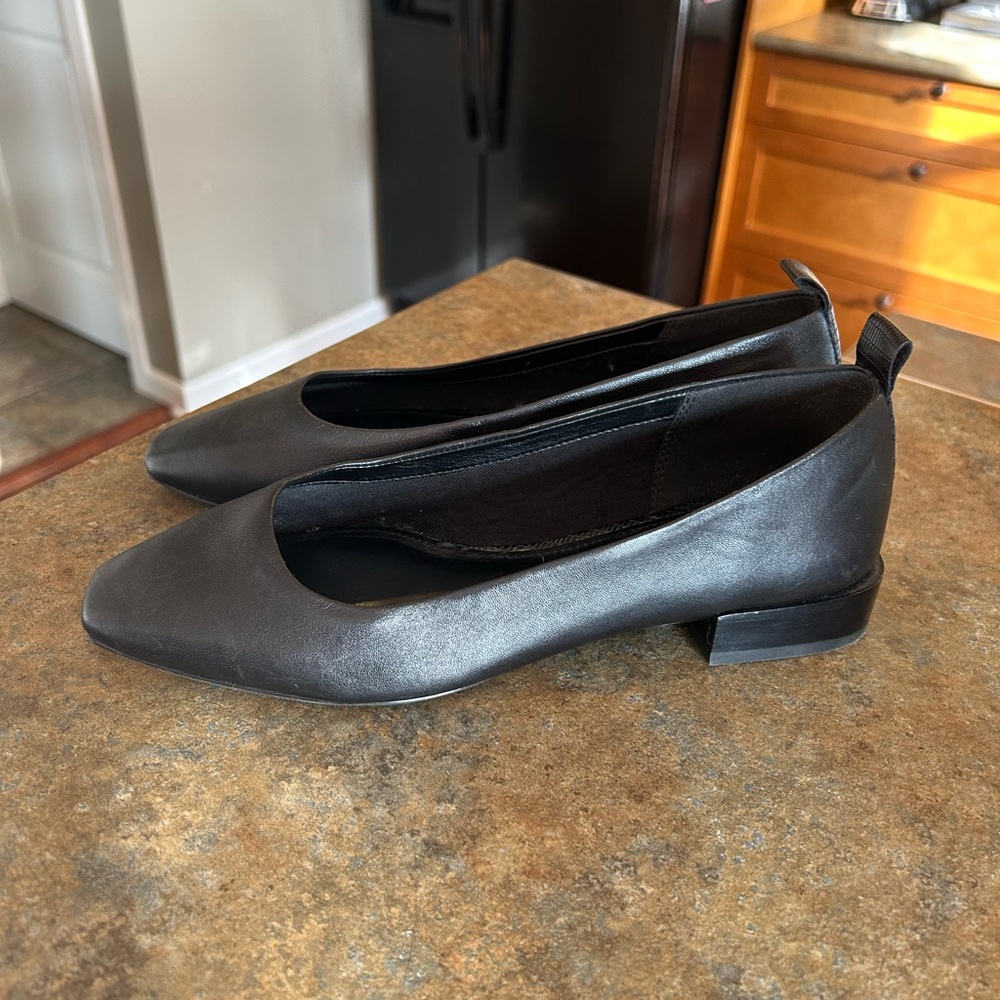 Essex Lane Classic Black Women's Flats